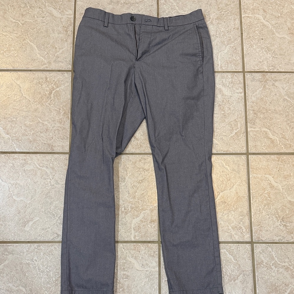 Old Navy Men's Charcoal Chinos